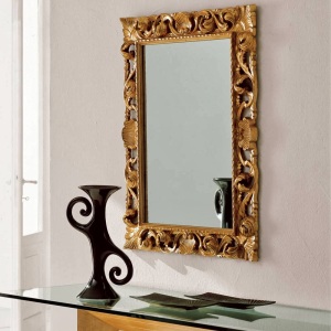 Mirror-with-beautiful-wooden-ornaments