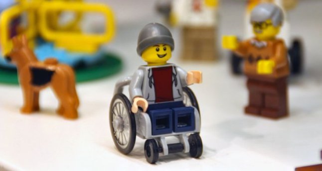 lego-wheelchair-figure